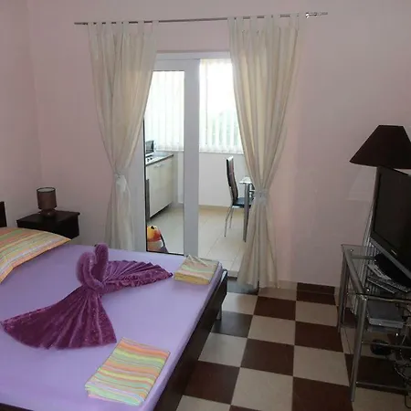 Apartmani-wien, * Vodice